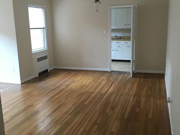 3rd image of 12031 Edgewater Dr APT 303