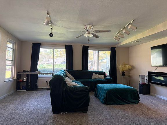 5th image of 459 Nancy Dr