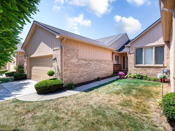 35181 White Pine Trl, Farmington, MI 48335