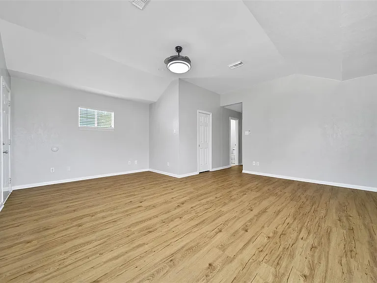307 Lawrence St — Photo 13