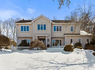 4 Redbud Ln, Blauvelt, NY