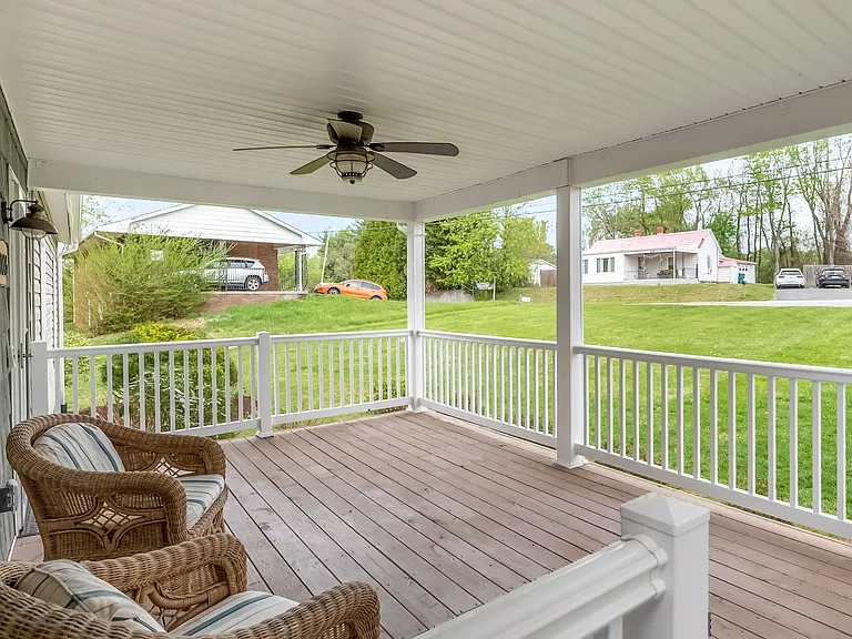 1005 Glade Rd — Photo 9