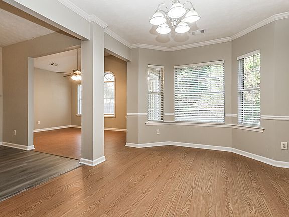 5th image of 5275 Yellow Pine Dr