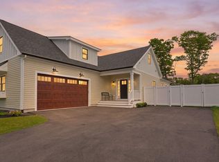 17 Josiah Path, Falmouth, MA 02540