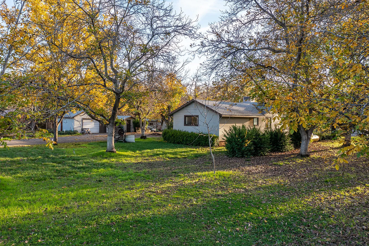 22007 Hermosa Dr photo 1