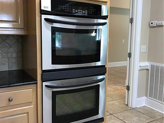 5th image of 6741 Elaina Ln