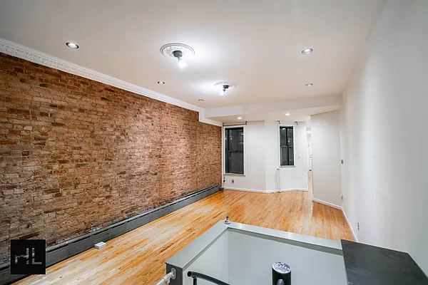 Rented by Highline Residential | media 28