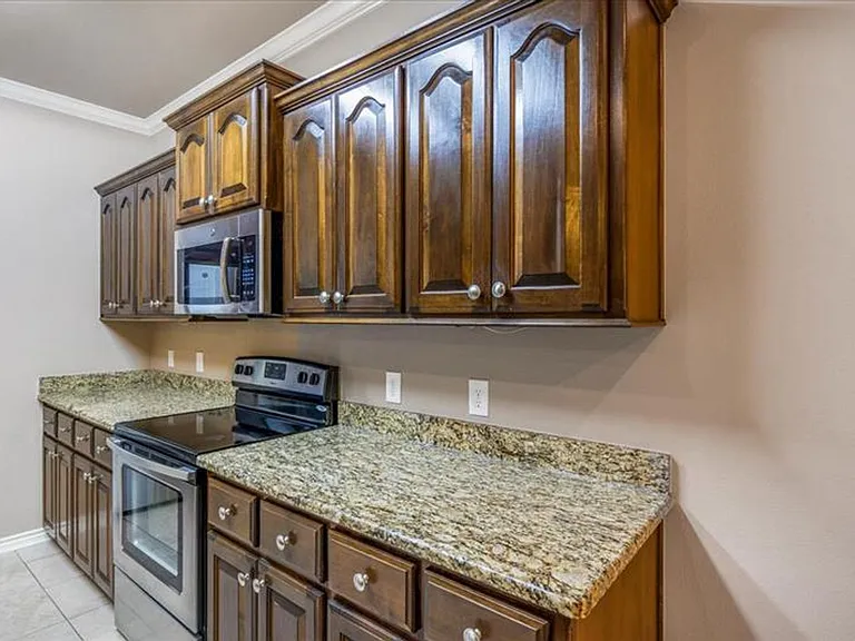 4011 Stonebridge Dr — Photo 22