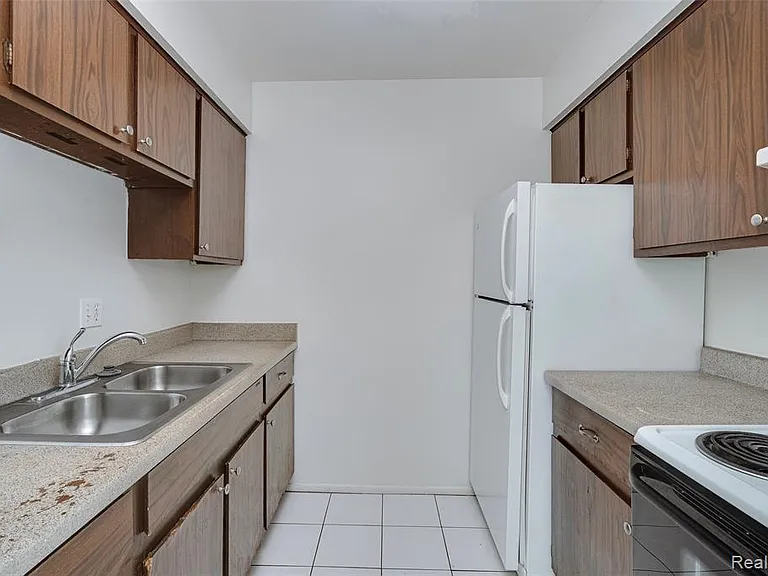 35281 Lewis St #20 — Photo 16