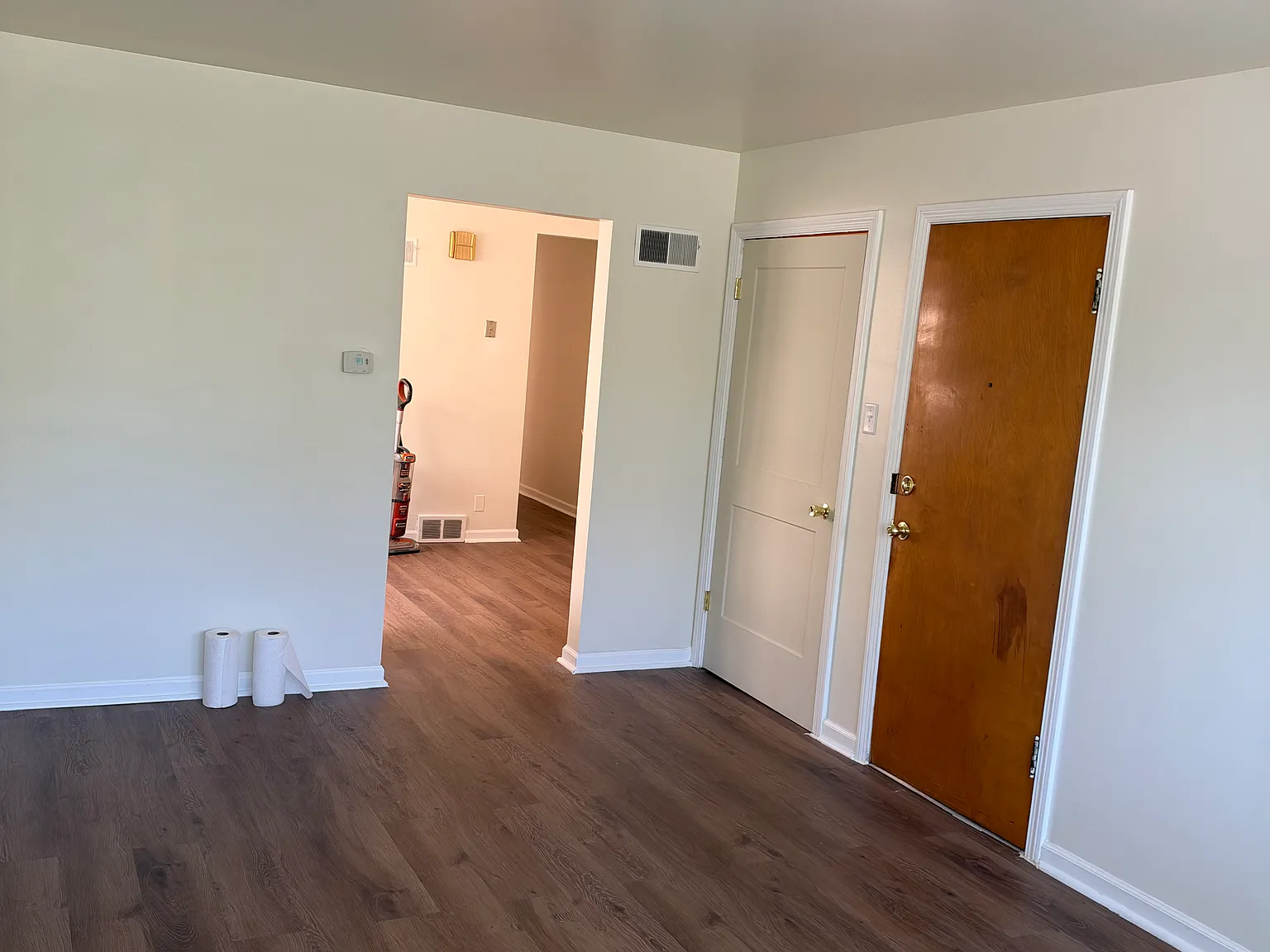 2 bed, 1000 sqft, $1,800 — Photo 2