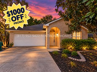 208 Oak Meadow Ln, Cedar Hill, TX 75104