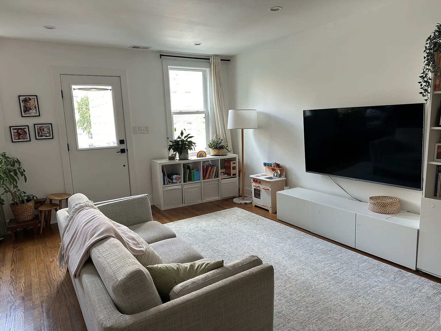 2 bed, 1.5 bath, 1020 sqft, $3,800 — Photo 1