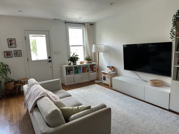 1624 Oak St NW #A, Washington, DC 20010