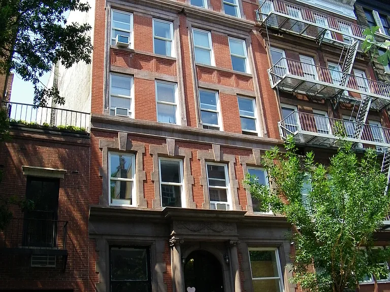283 W 11th St #1W — Photo 8