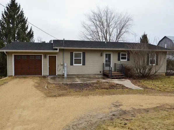 11709 County Rd, Cassville, WI 53806