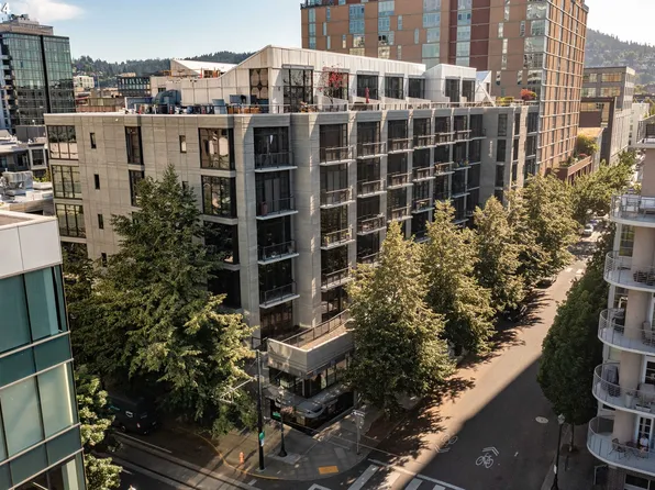 1030 NW 12th Ave APT 134, Portland, OR 97209