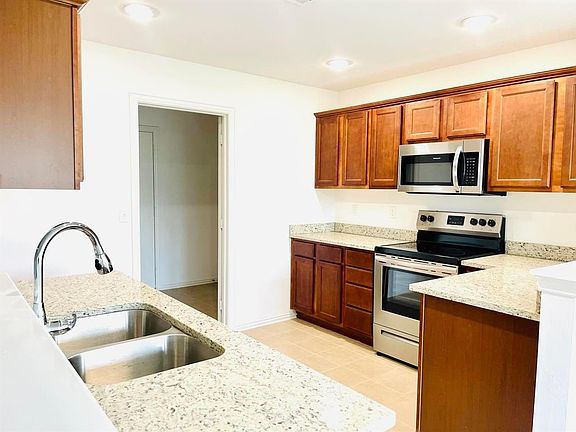 3rd image of 218 Buccaneer Dr