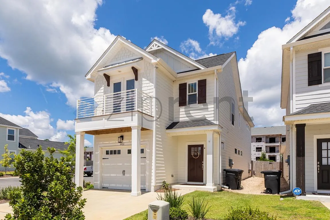 3 bed, 2.5 bath, 1804 sqft, $2,850 — Photo 2