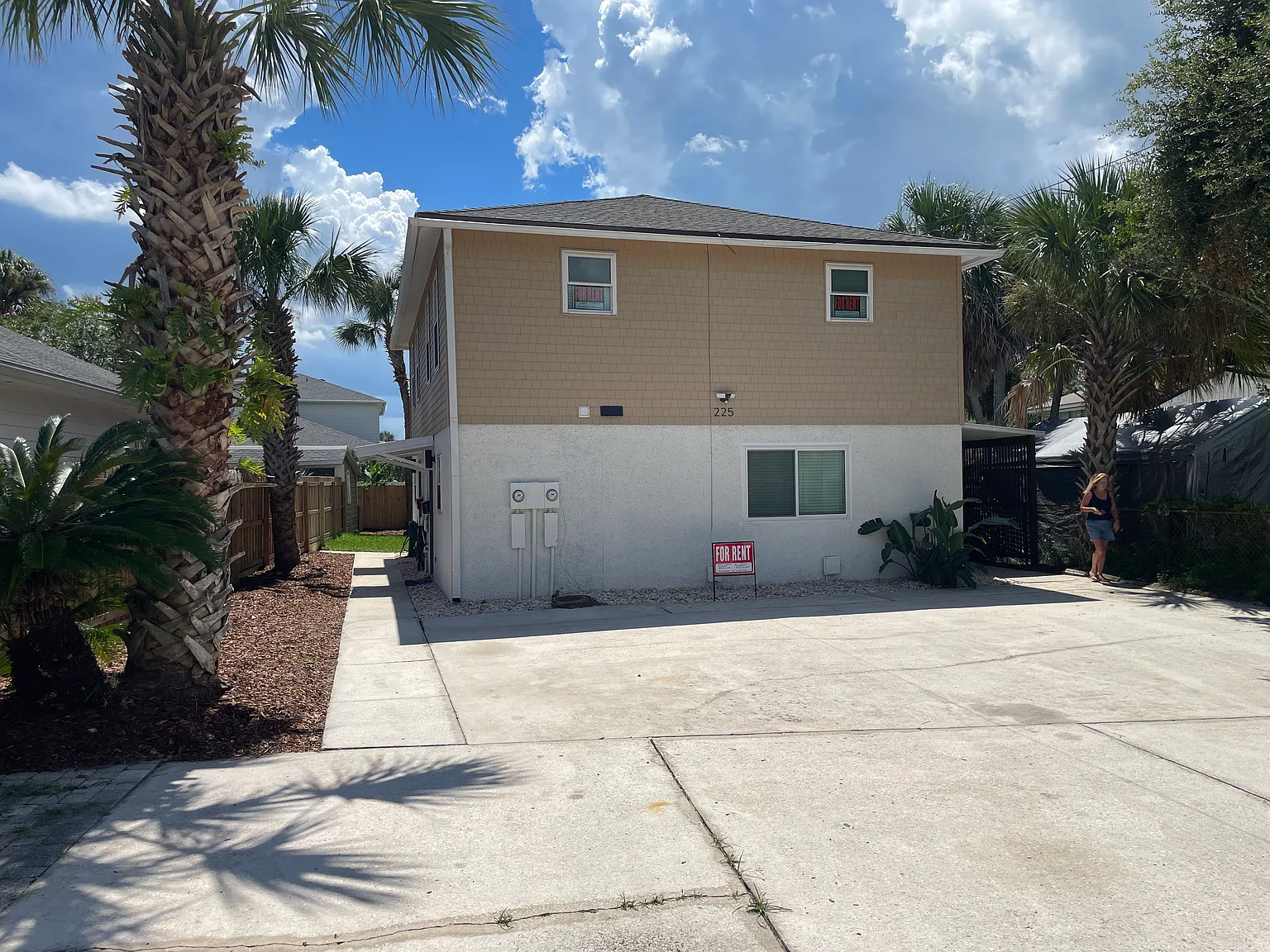225 Hopkins St — Photo 1