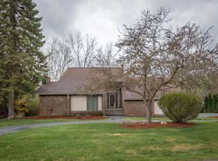 5871 Darbwood Ln, West Bloomfield, MI
