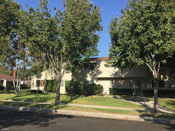 2nd image of 1418 N Gardenia Ave