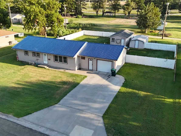 609 Delaware St, Downs, KS 67437