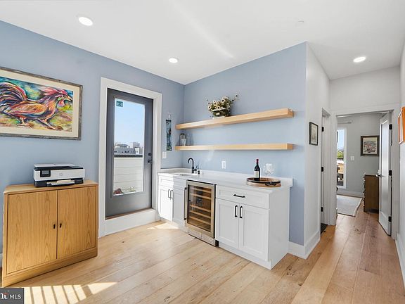 5th image of 623 Kennedy St NW #10