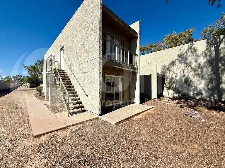 2801 E Marconi Ave #101 — Photo 19