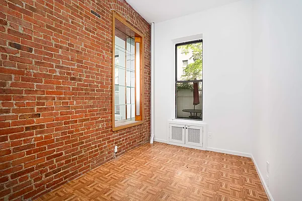 Rented by Waldstar Real Estate LLC | media 27