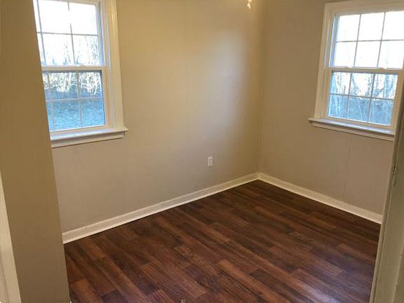 4th image of 129 Virginia Ave