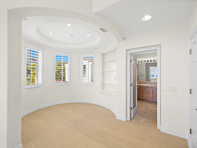 150 Sidney Bay Dr — Photo 25