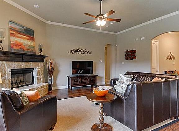 2nd image of 9213 Esperanza Ln