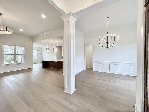 5th image of 132 Watertown Dr Lot 7