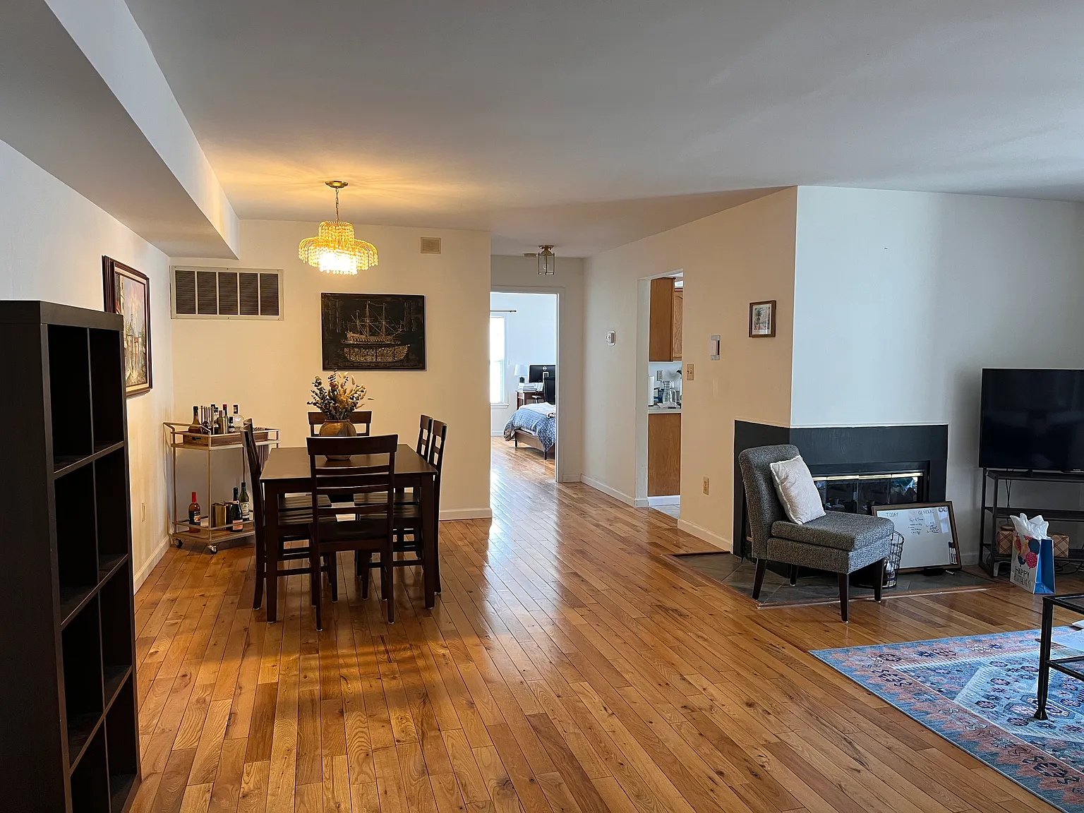 2 bed, 1260 sqft, $2,700 — Photo 3