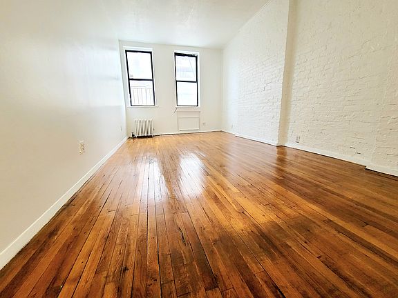 2nd image of 171 Avenue C APT 5A