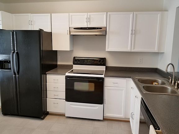 5th image of 2932 Yarling Ct