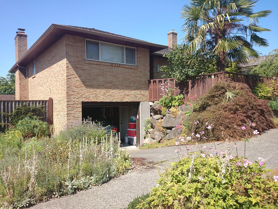 2nd image of 9025 39th Ave SW
