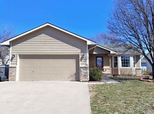 1928 S Honeytree Cir, Wichita, KS 67207