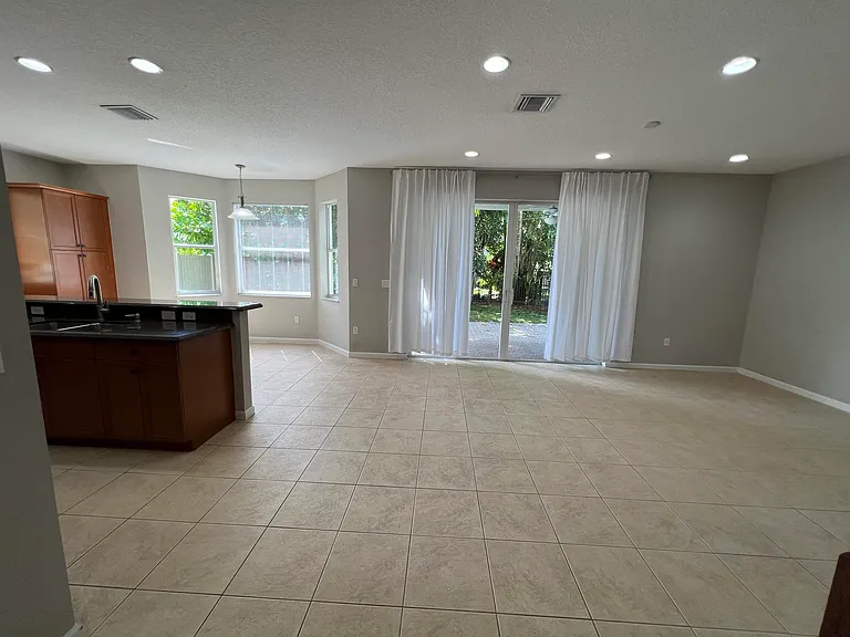9070 Dupont Pl — Photo 11