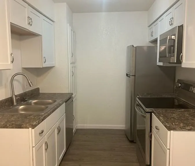 109 Wildwood Ct #C — Photo 3