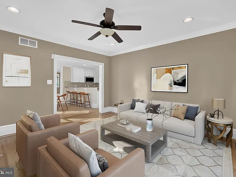 21 E Redman Ave — Photo 35