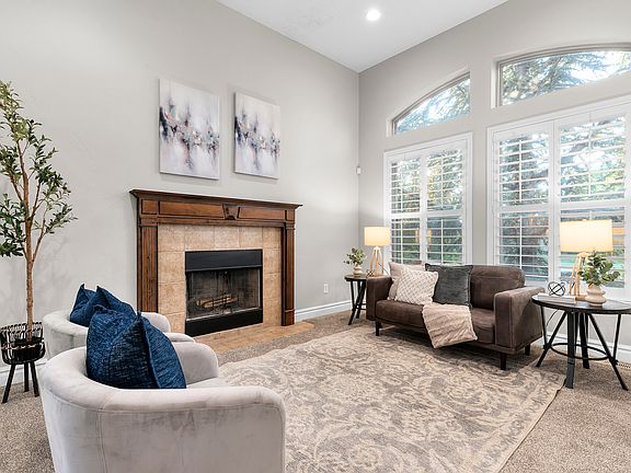 4th image of 292 E Clubview Ln