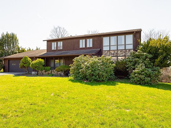 3rd image of 32 Sherwood Heights
