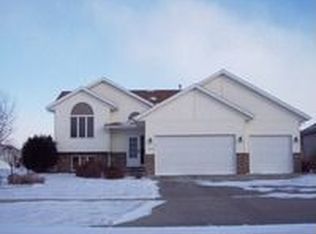 5504 15th St S, Fargo, ND 58104