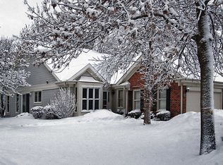 2146 N Lake Shore Cir, Arlington Heights, IL 60004