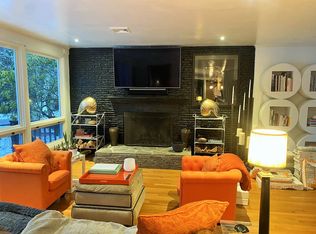 11 Lake Dr, Southampton, NY 11968