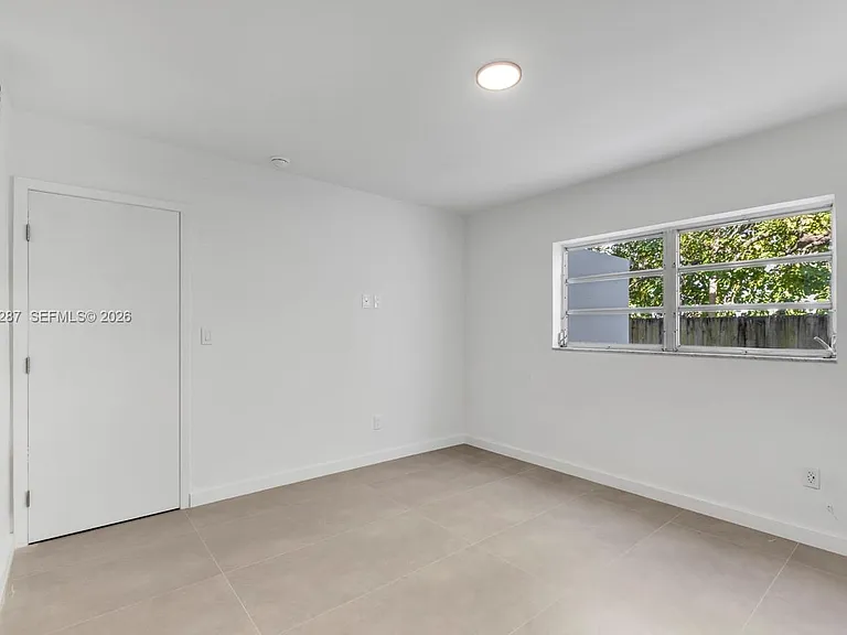 1130 102nd St #1 — Photo 15