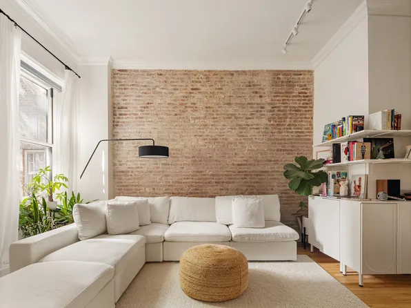 172 West 82nd Street image 3 of 8