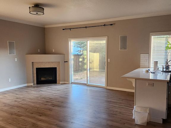 3rd image of 3607 Astaire St NE