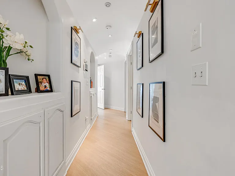 367 S Oak Ave — Photo 45